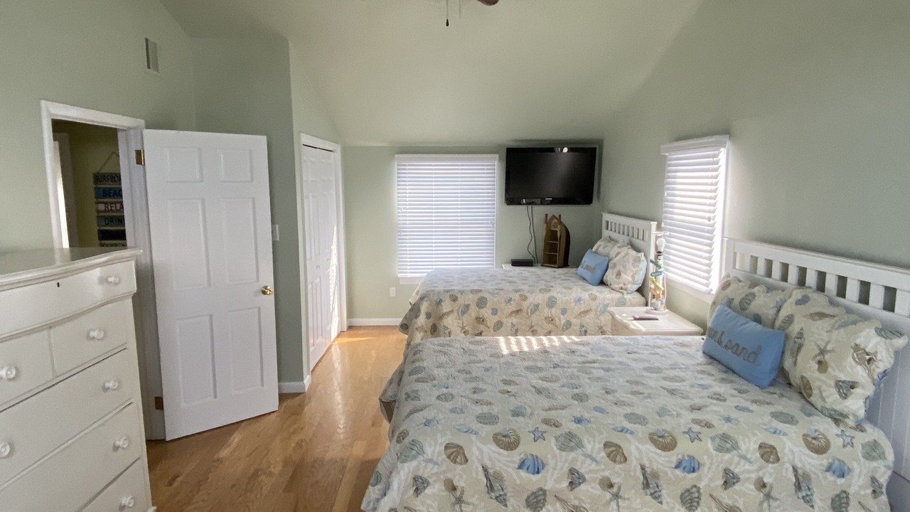 Photo of Bedroom in Ship Bottom
