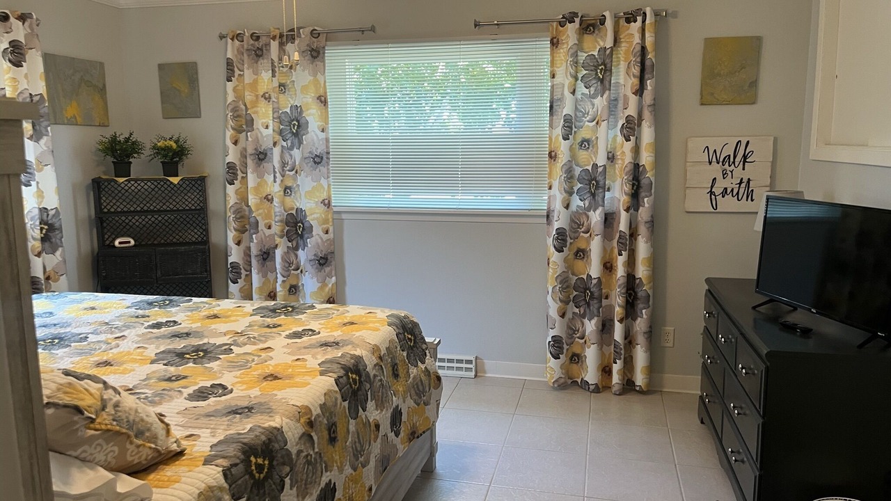 Photo of Bedroom in Clear Lake