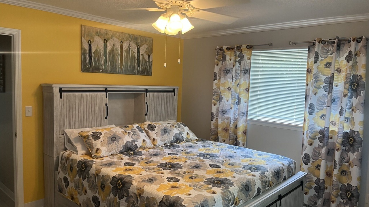 Photo of Bedroom in Clear Lake