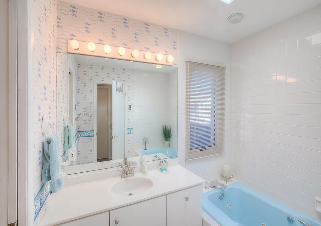 Photo of Bathroom in Stone Harbor