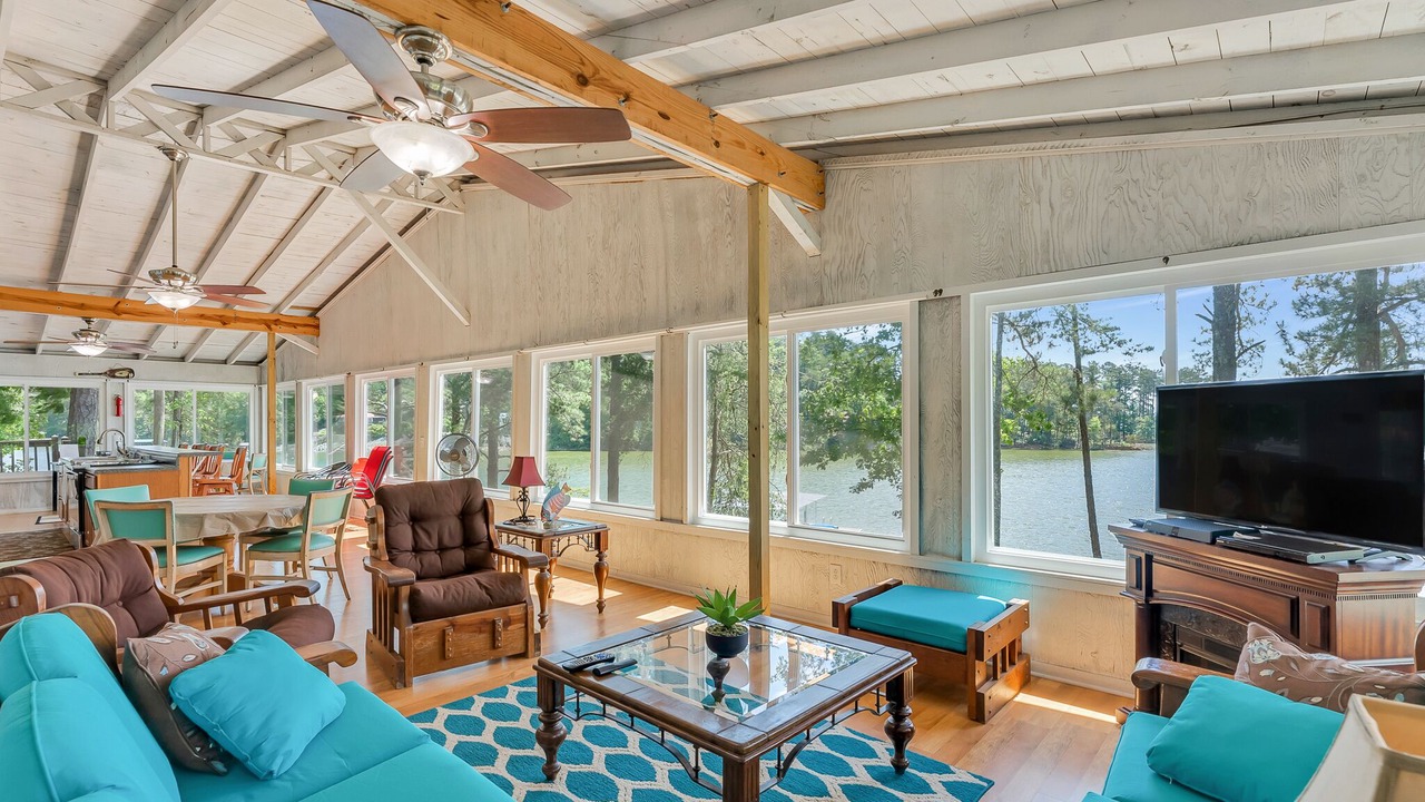 Photo of Livingroom in Crane Hill
