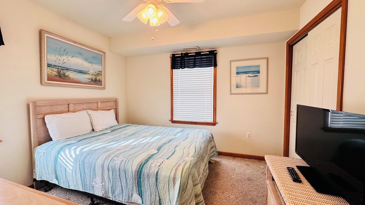 Photo of Bedroom in Townsend's Inlet