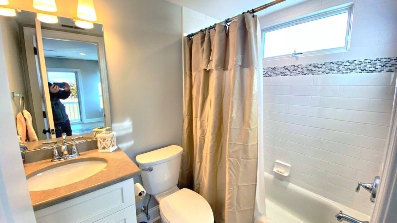 Photo of Bathroom in Townsend's Inlet