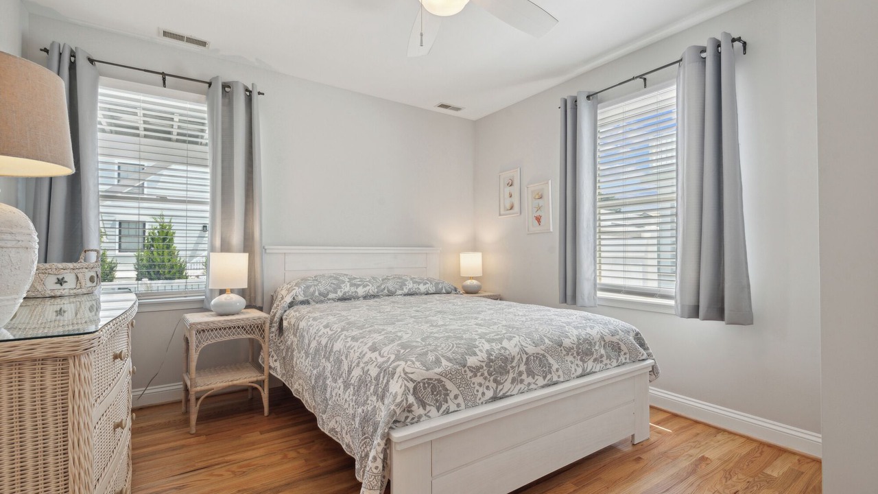 Photo of Bedroom in Avalon