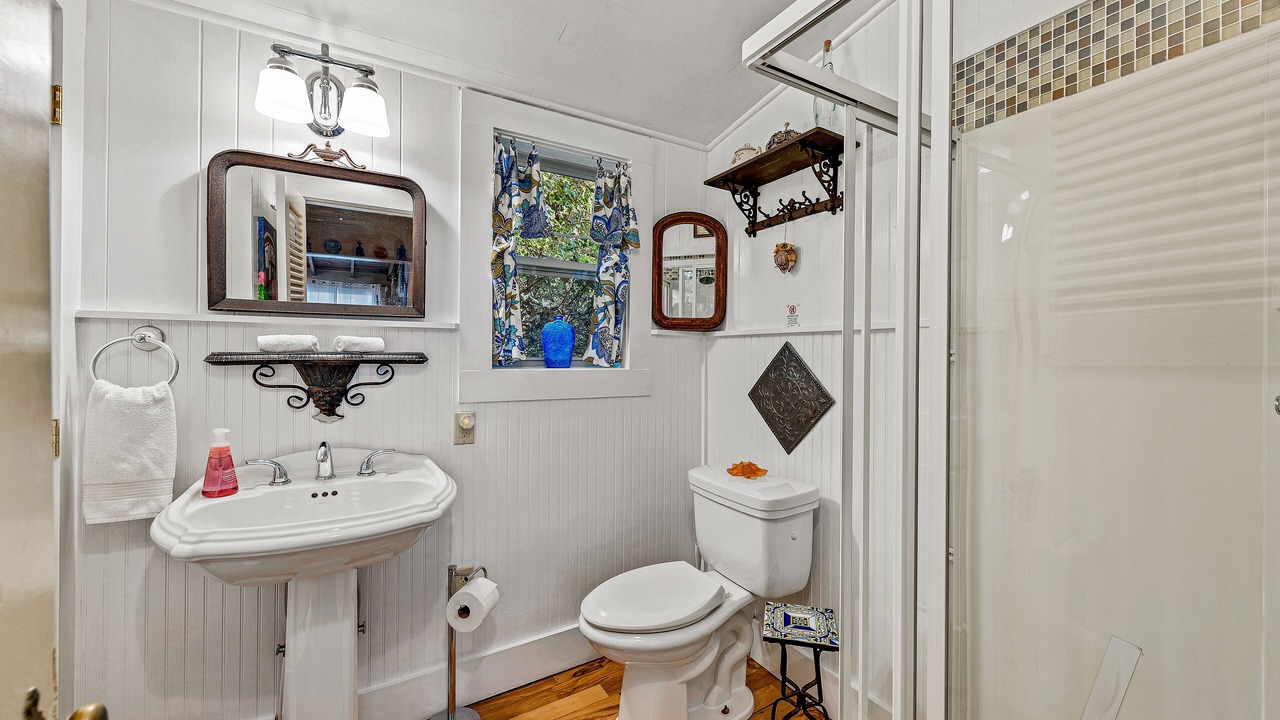 Photo of Bathroom in Mentone