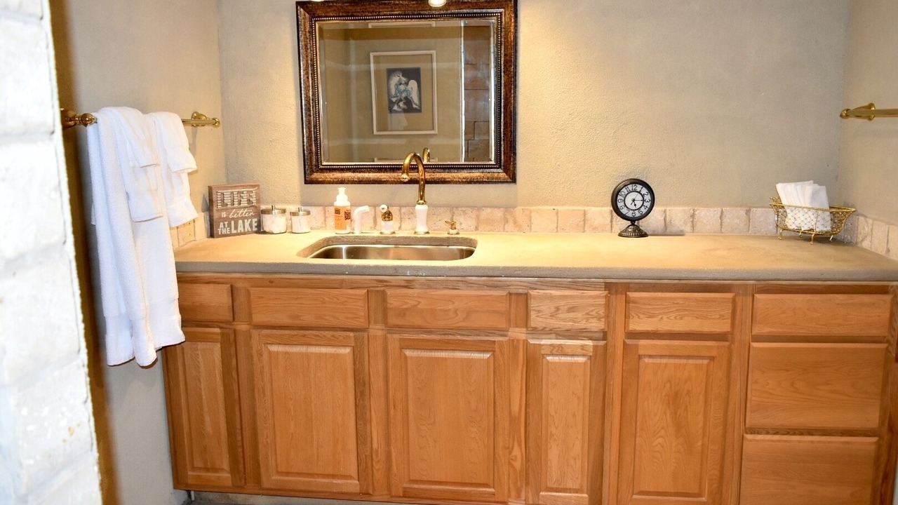 Photo of Bathroom in Vinita