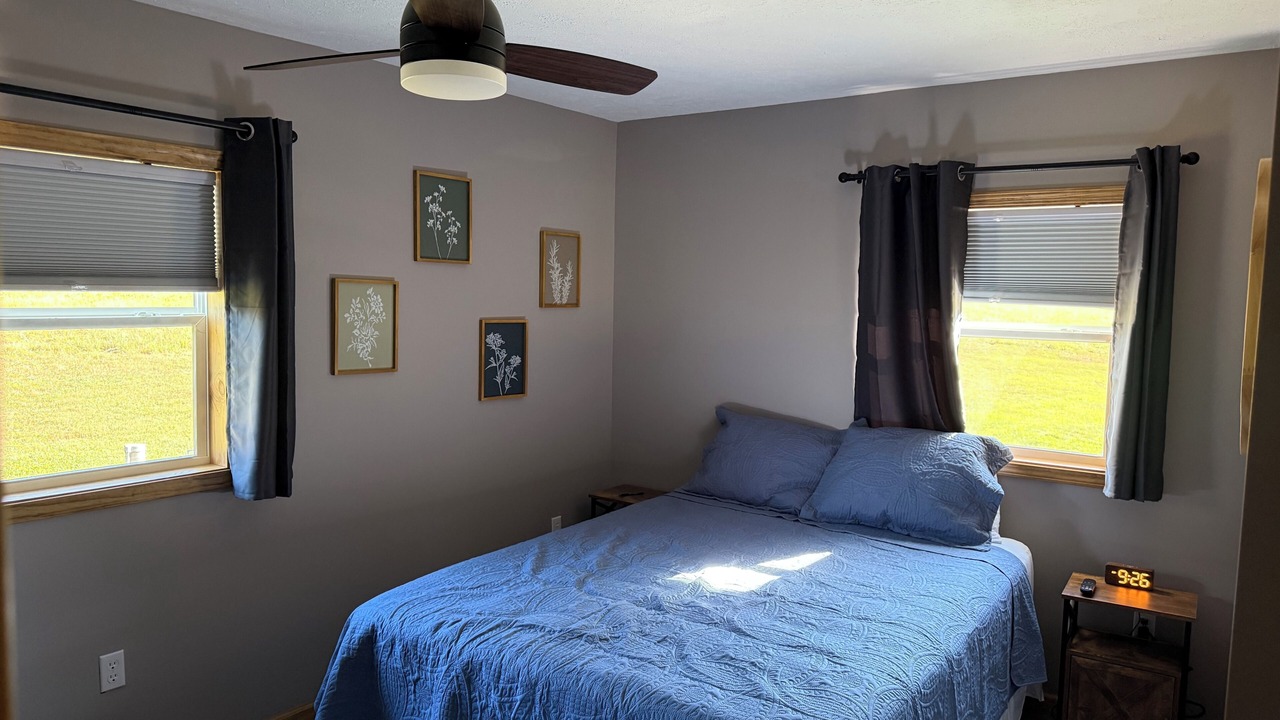Photo of Bedroom in Friendsville