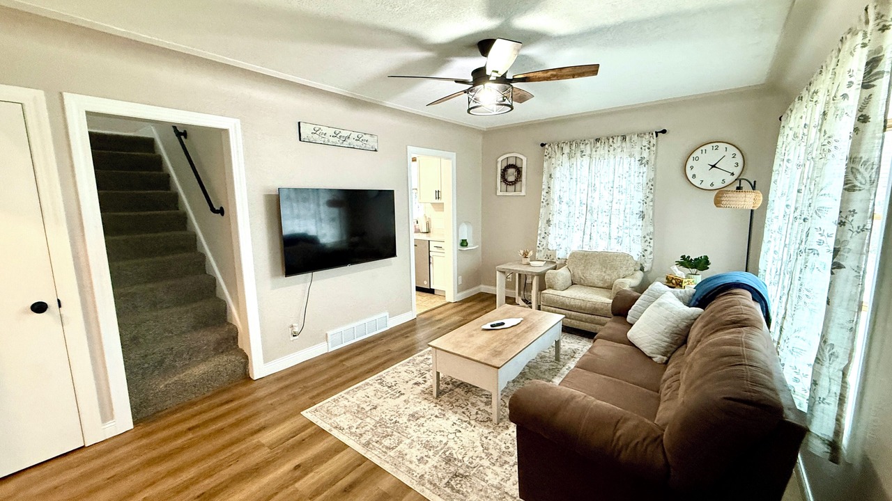 Photo of Livingroom in Cedar Rapids - Iowa City