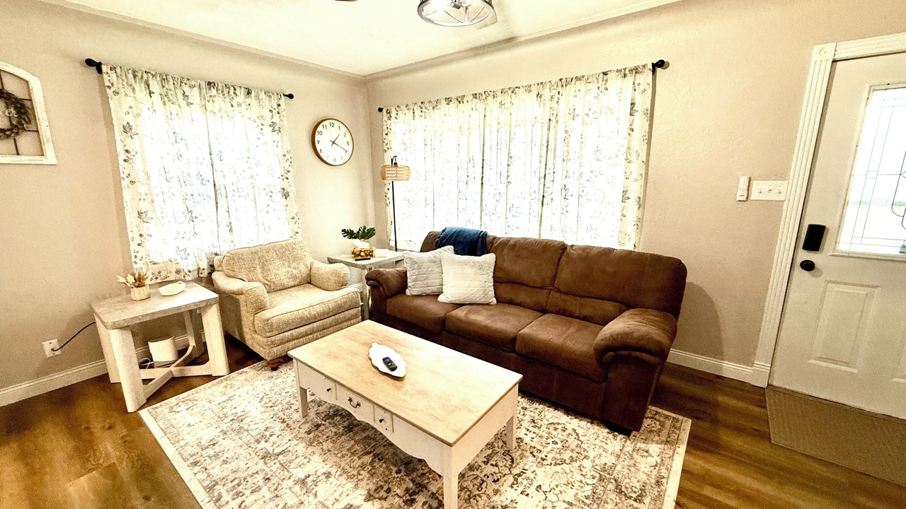 Photo of Livingroom in Cedar Rapids - Iowa City