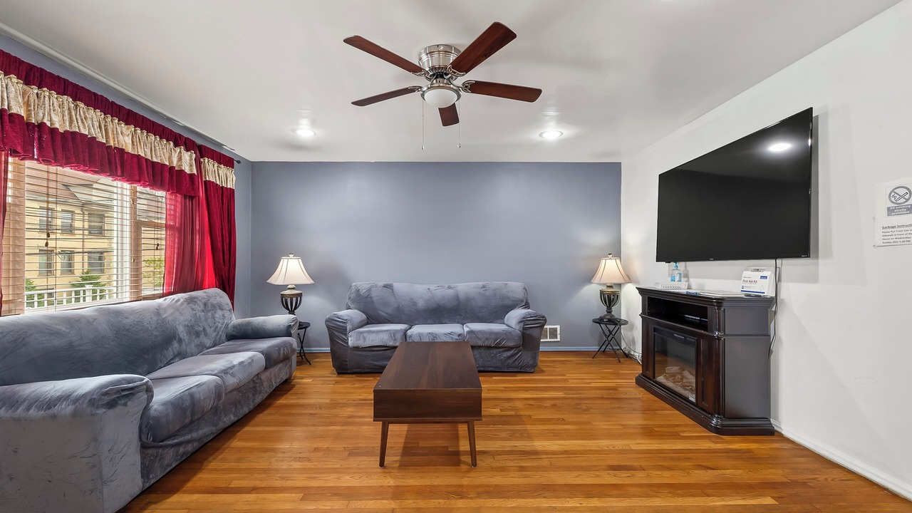 Photo of Livingroom in Constable Hook