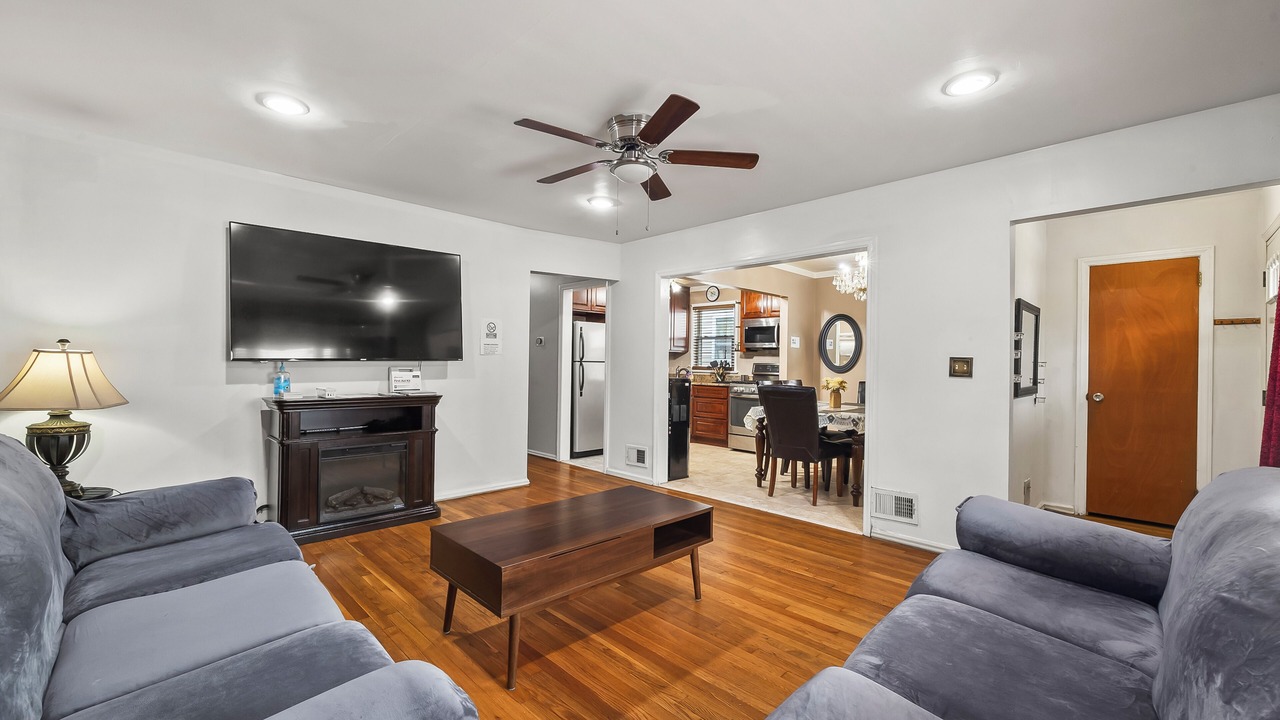 Photo of Livingroom in Constable Hook