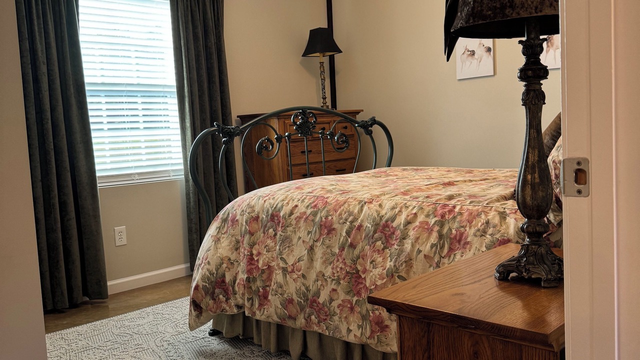 Photo of Bedroom in Tate