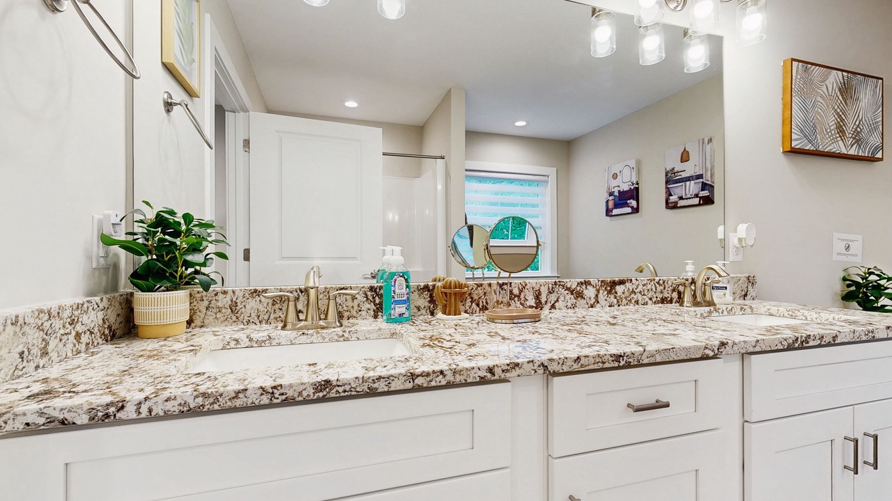 Photo of Bathroom in Lakeside Woods