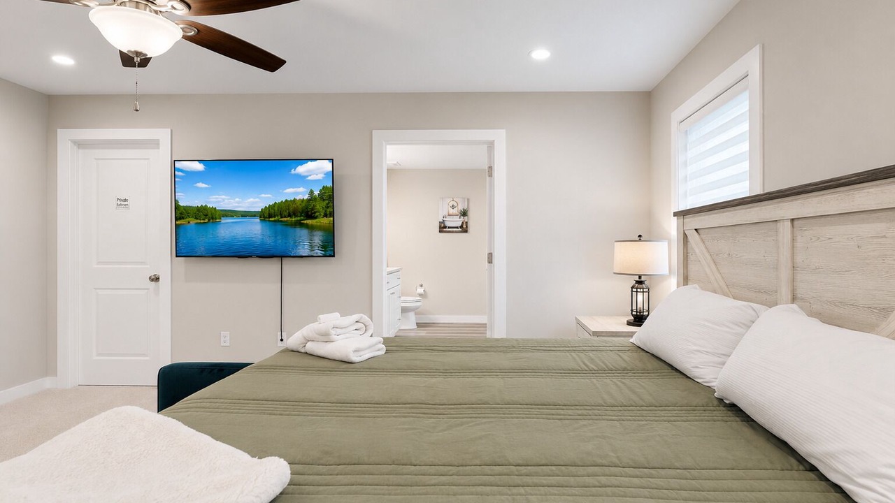 Photo of Bedroom in Lakeside Woods