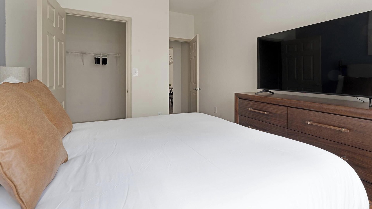 Photo of Bedroom in Town Center