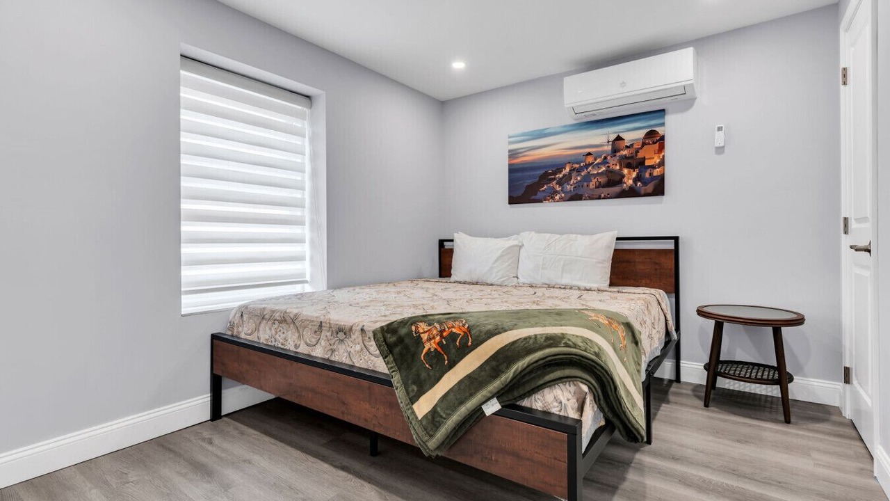 Photo of Bedroom in Seaside Heights