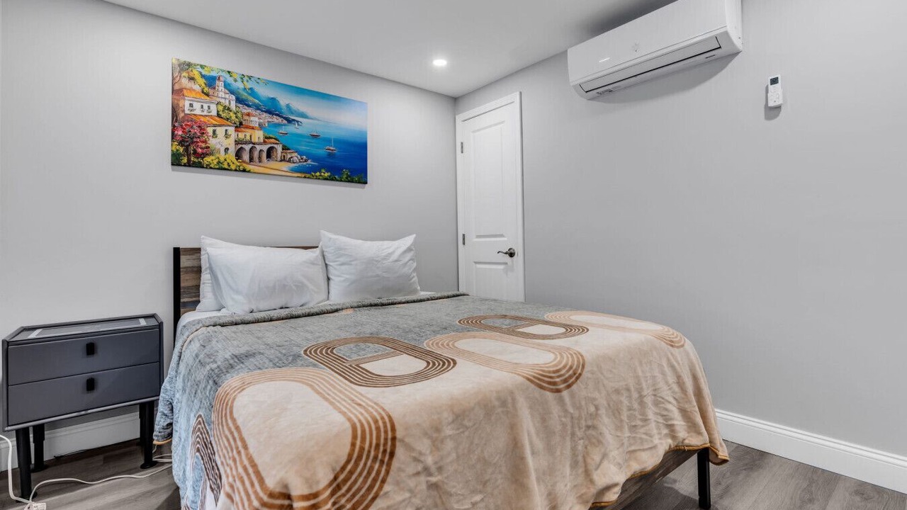 Photo of Bedroom in Seaside Heights