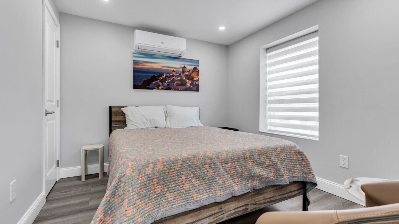 Photo of Bedroom in Seaside Heights