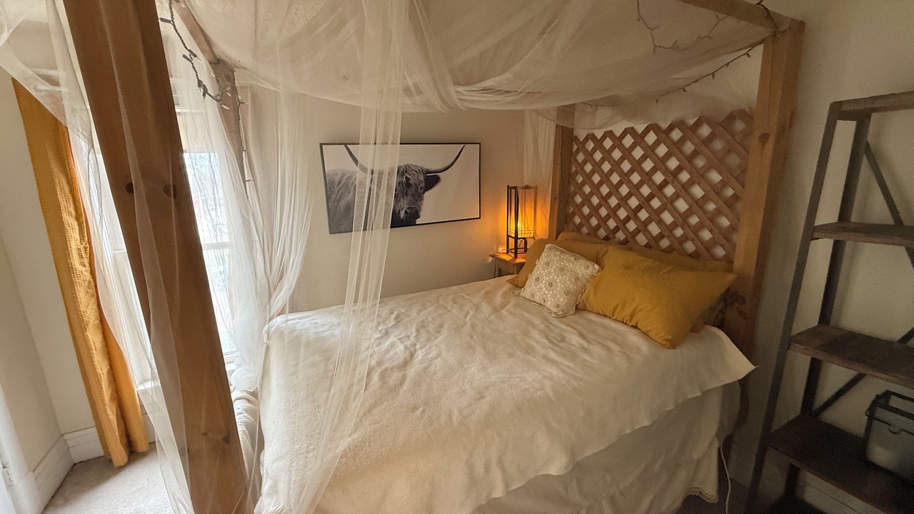 Photo of Bedroom in Clear Lake