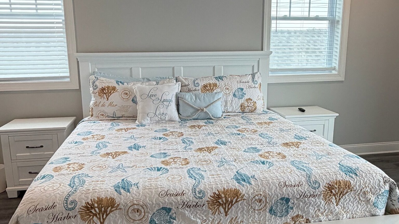Photo of Bedroom in Seaside Heights