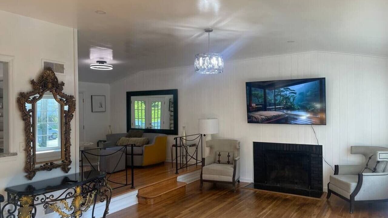 Photo of Livingroom in White Oak
