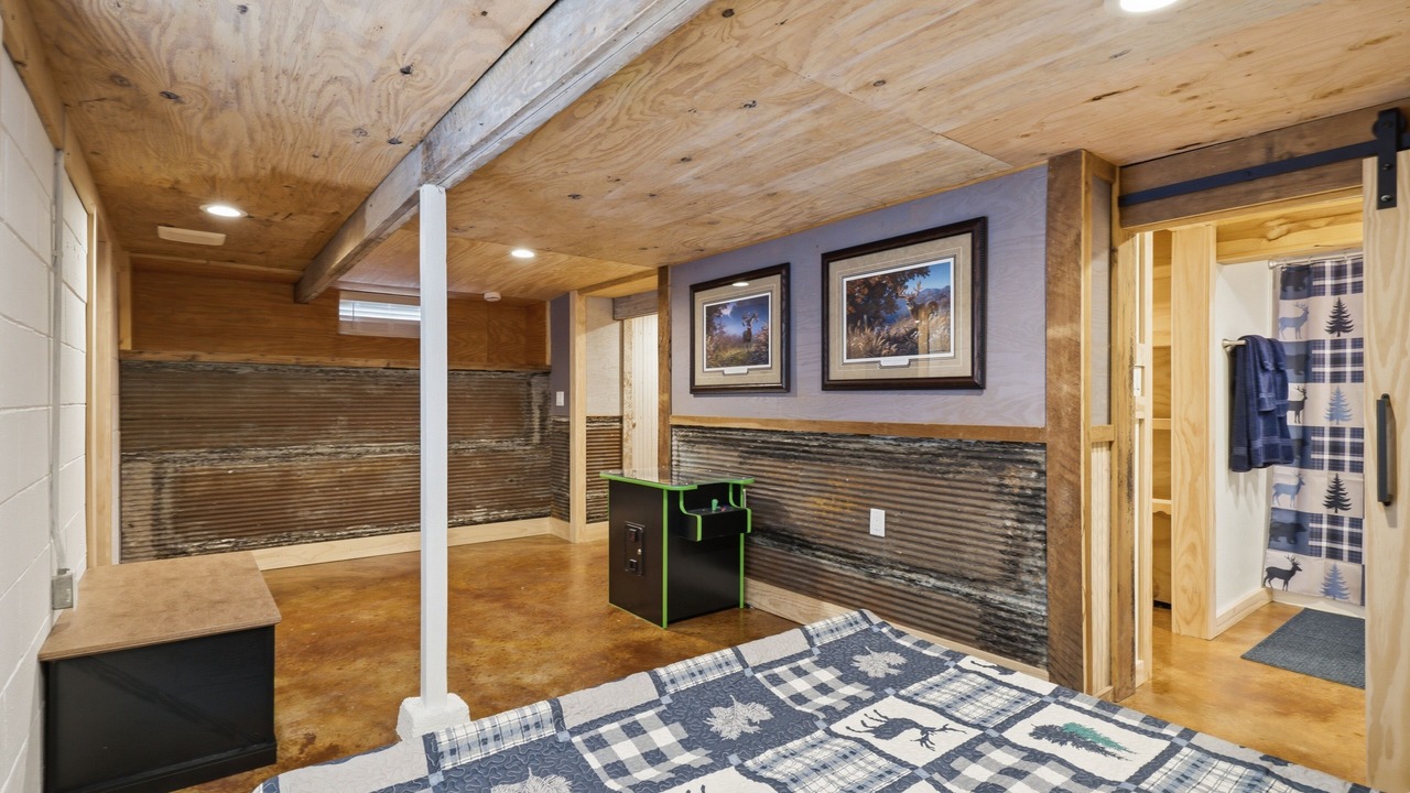 Photo of Bedroom in Cedar Falls
