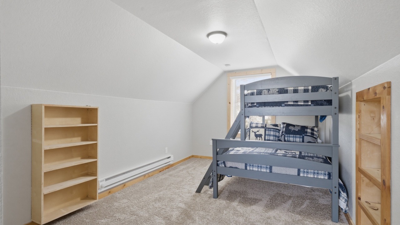 Photo of Bedroom in Cedar Falls