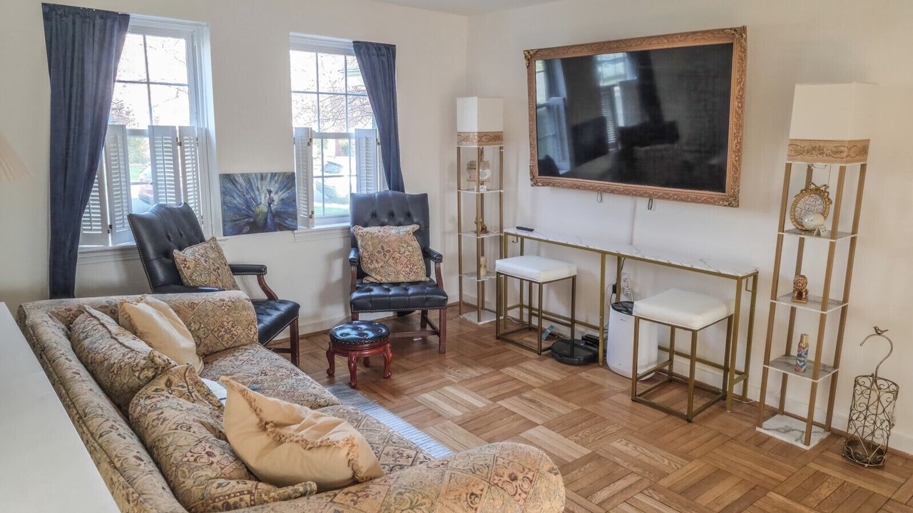 Photo of Livingroom in Belle Haven