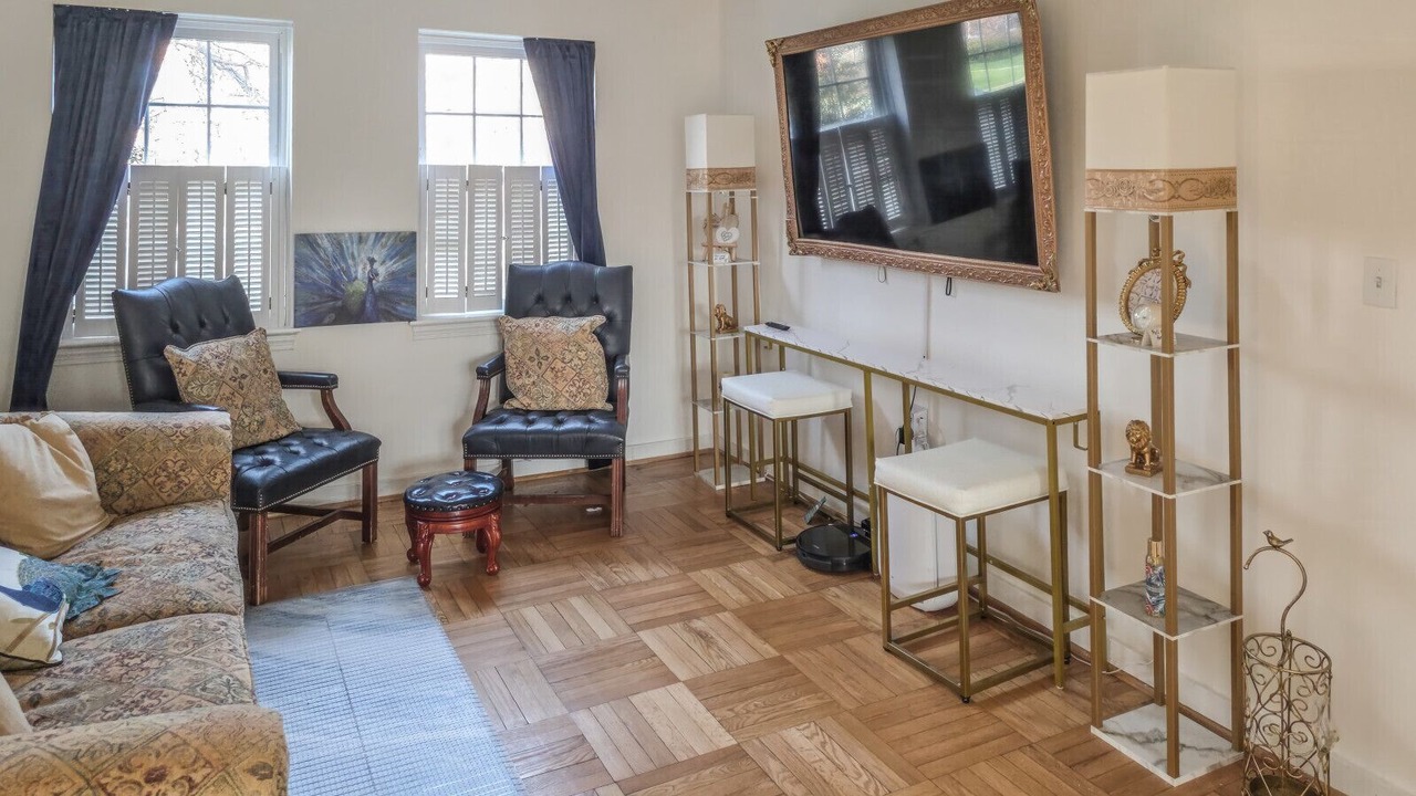 Photo of Livingroom in Belle Haven