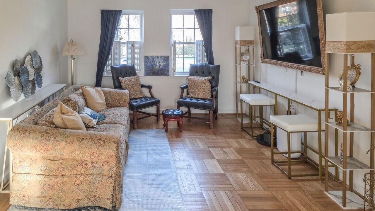 Photo of Livingroom in Belle Haven