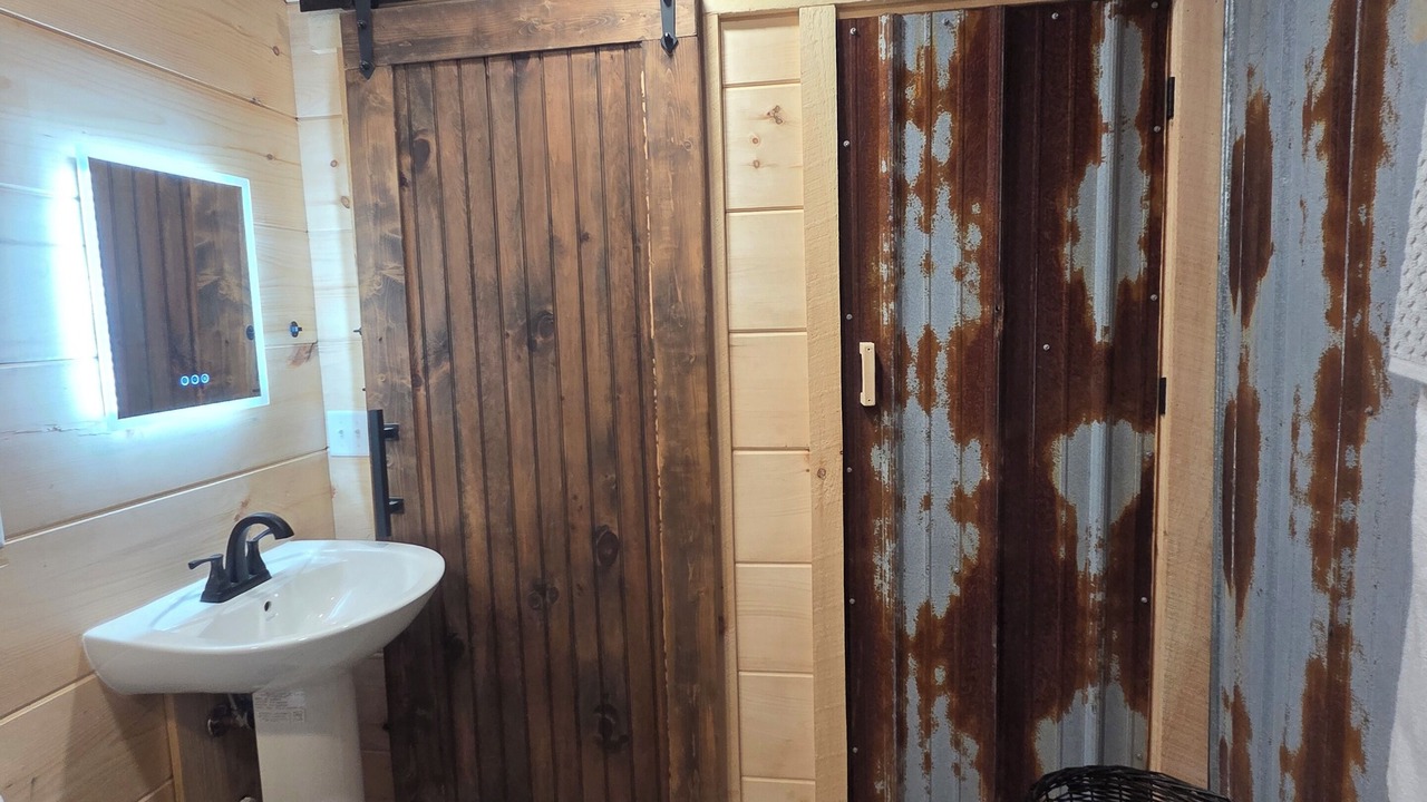 Photo of Bathroom in Chickamauga