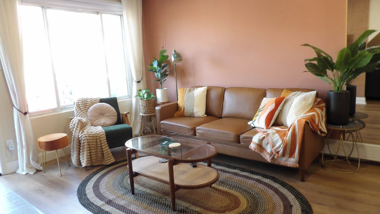 Photo of Livingroom in Randall Manor