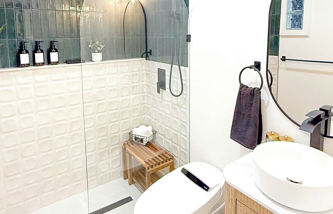 Photo of Bathroom in Randall Manor