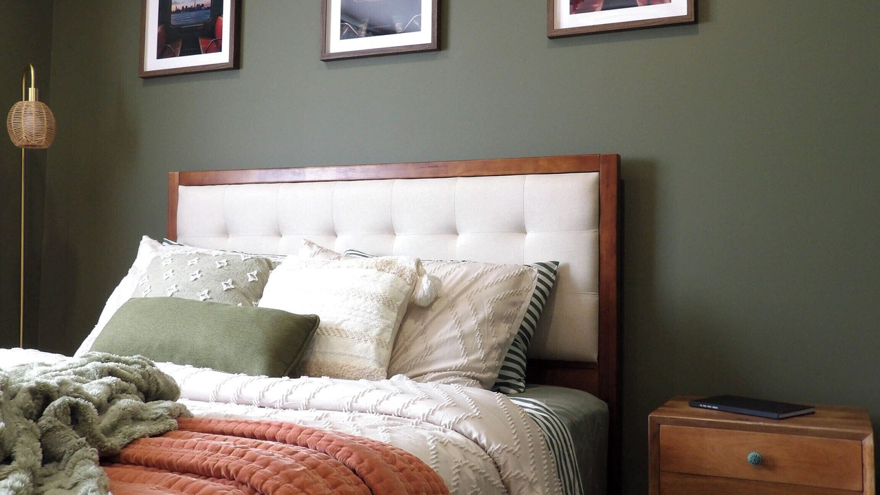 Photo of Bedroom in Randall Manor