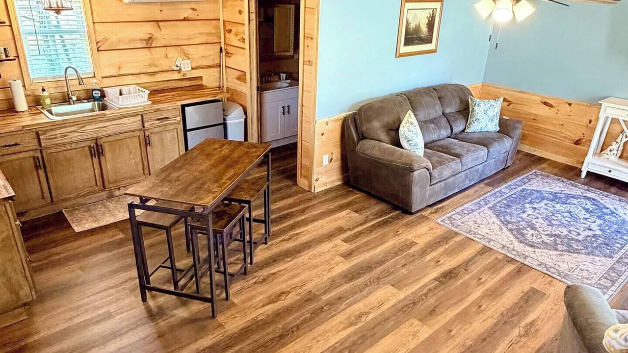 Photo of Livingroom in Cedar Bluff