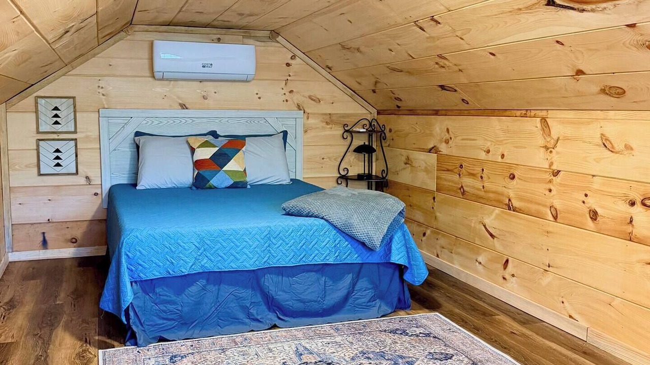 Photo of Bedroom in Cedar Bluff