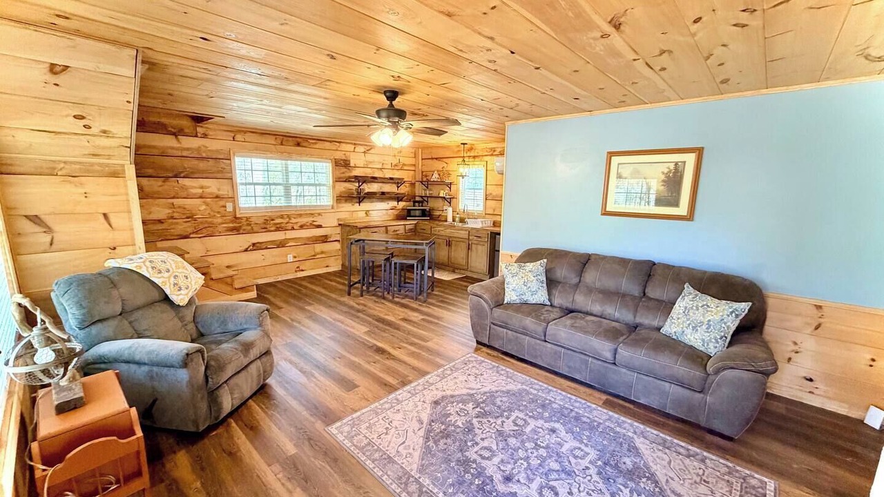 Photo of Livingroom in Cedar Bluff
