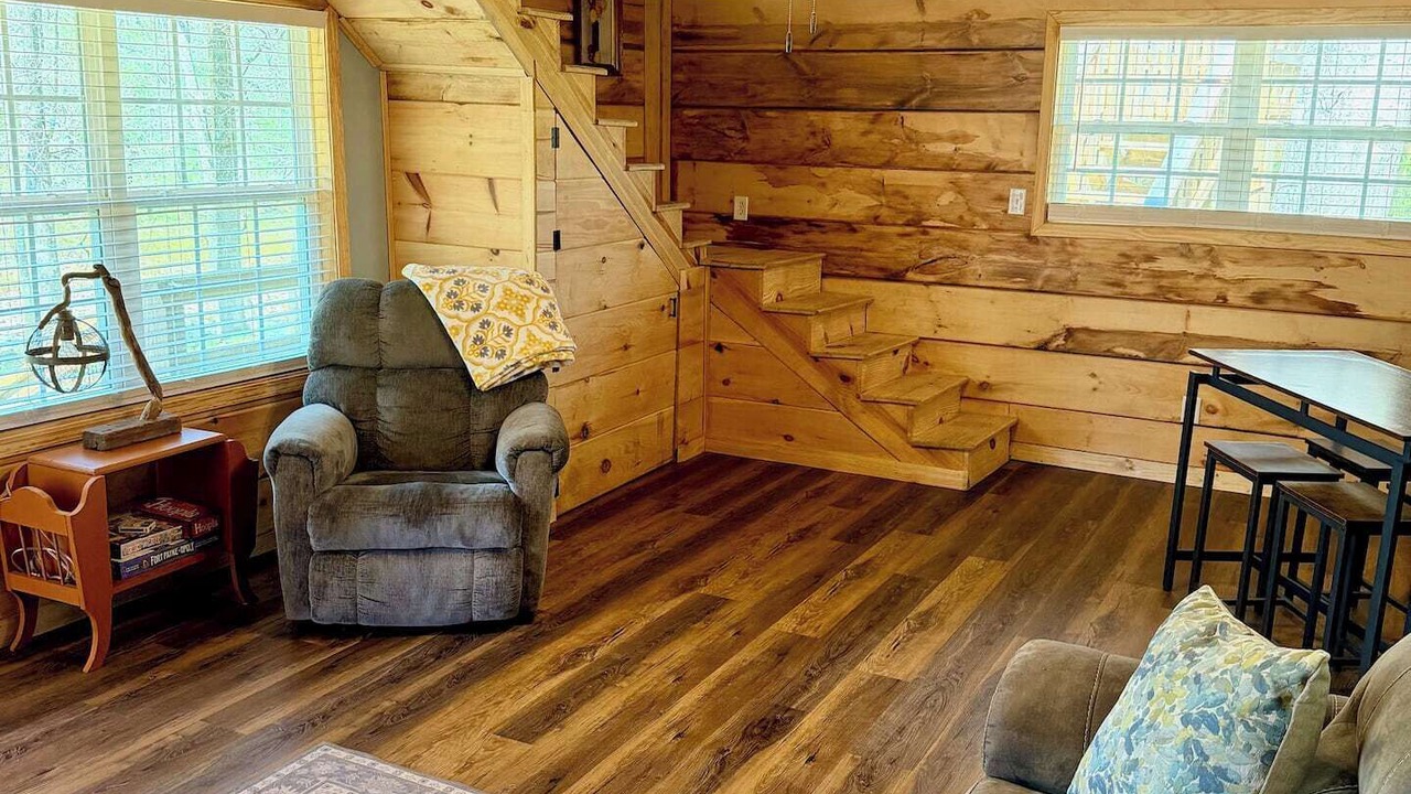 Photo of Livingroom in Cedar Bluff