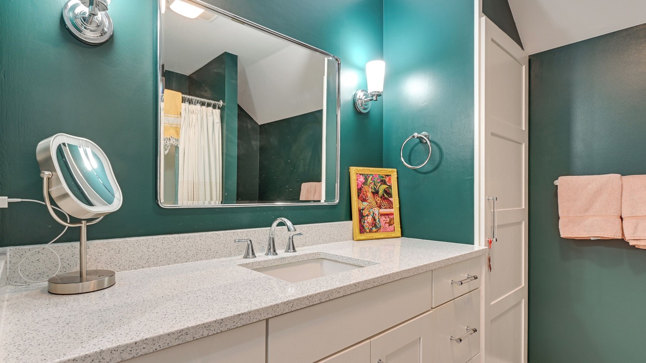 Photo of Bathroom in Clive