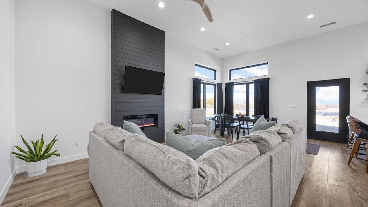 Photo of Livingroom in Oakdale