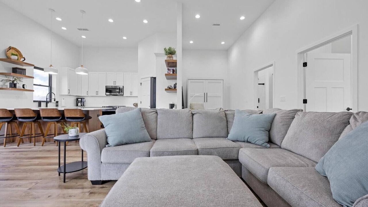 Photo of Livingroom in Oakdale