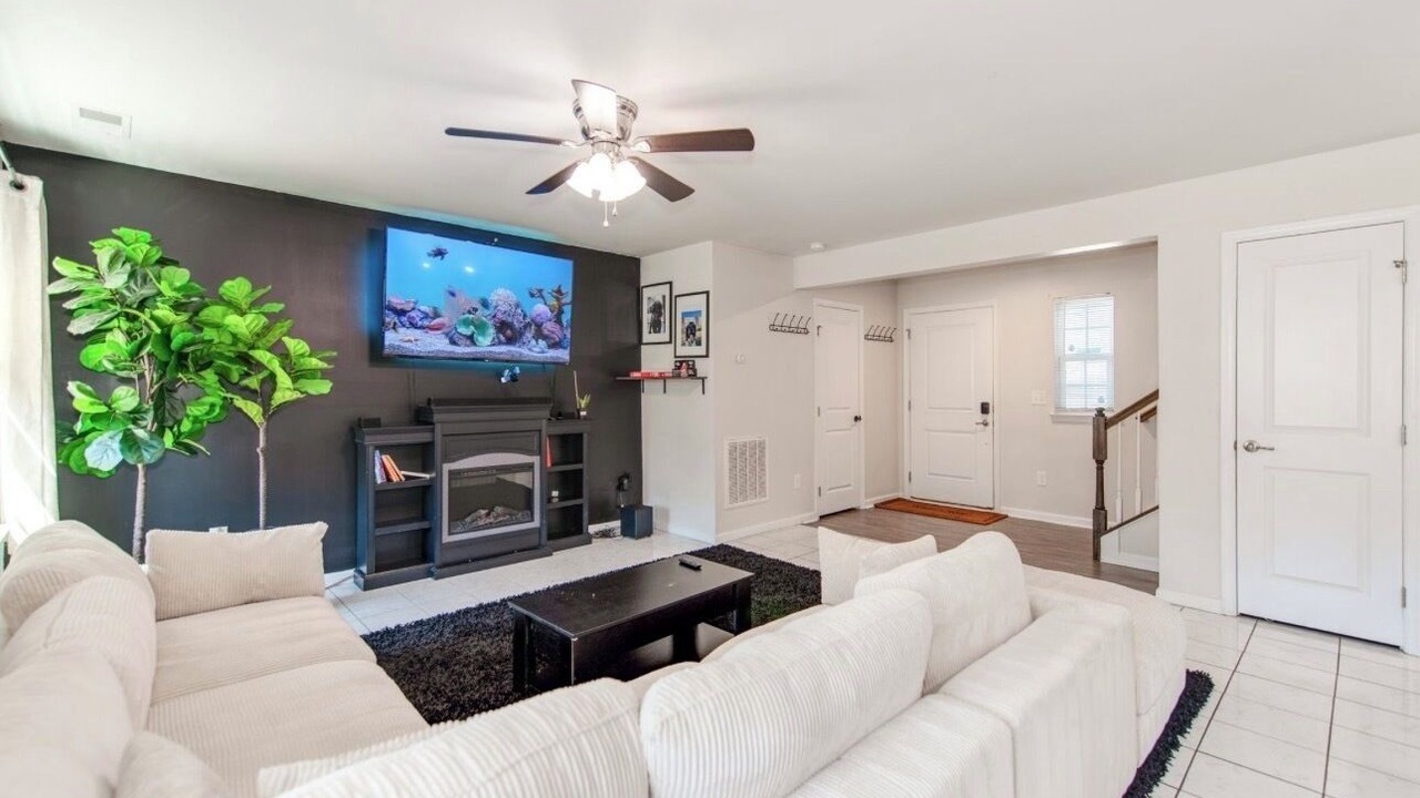 Photo of Livingroom in Monroe