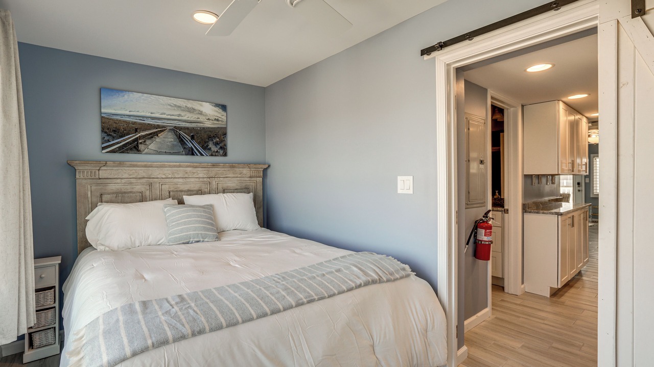 Photo of Bedroom in Mantoloking