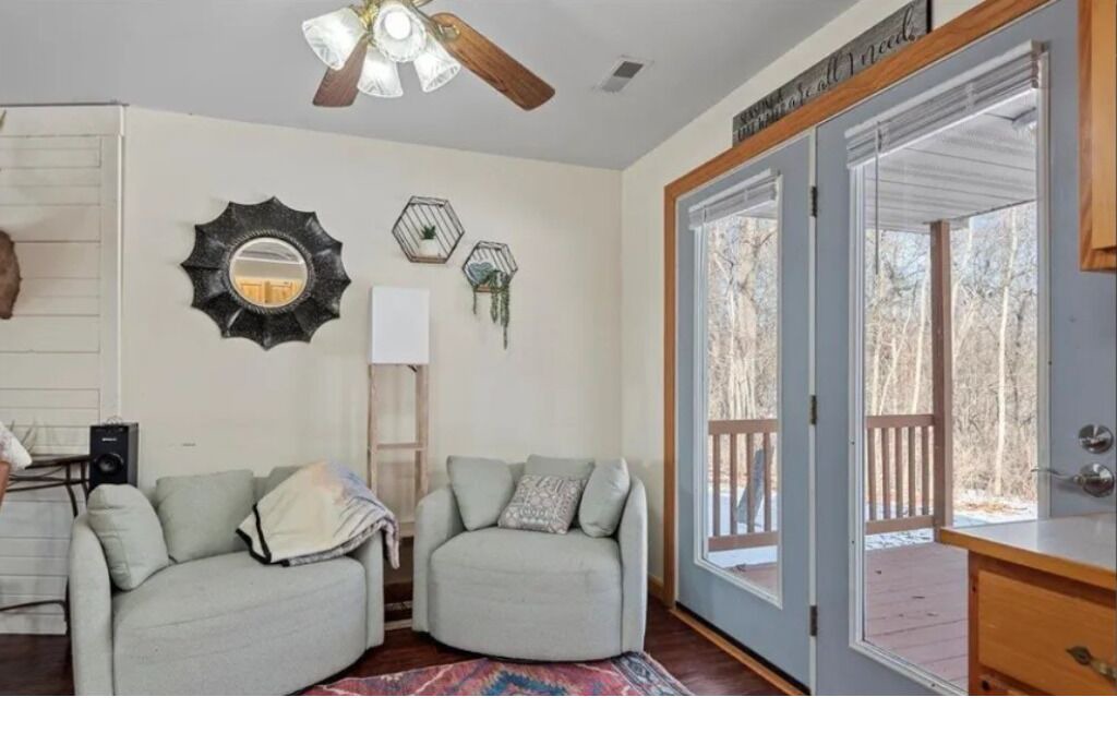 Photo of Livingroom in Pittsfield