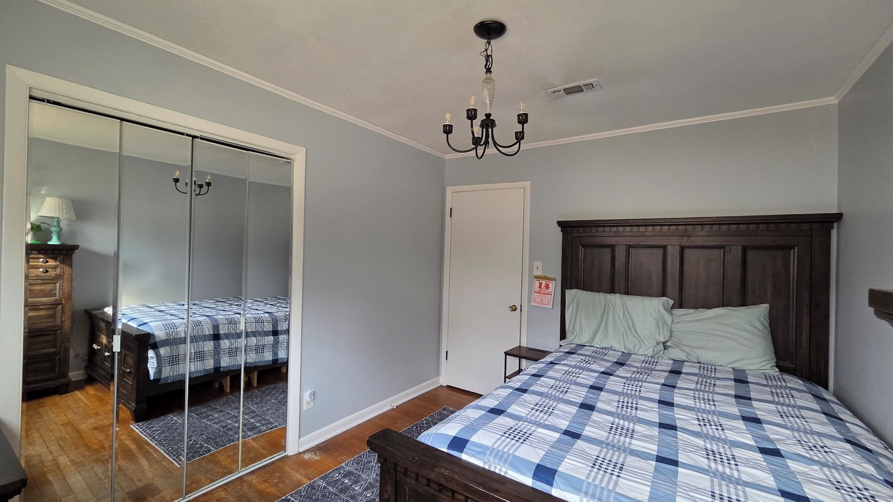 Photo of Bedroom in Oak Ridge