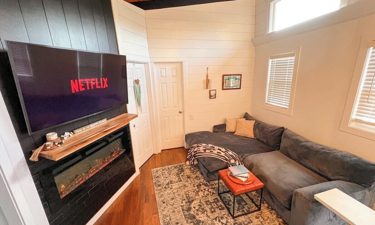 Photo of Livingroom in East Dubuque