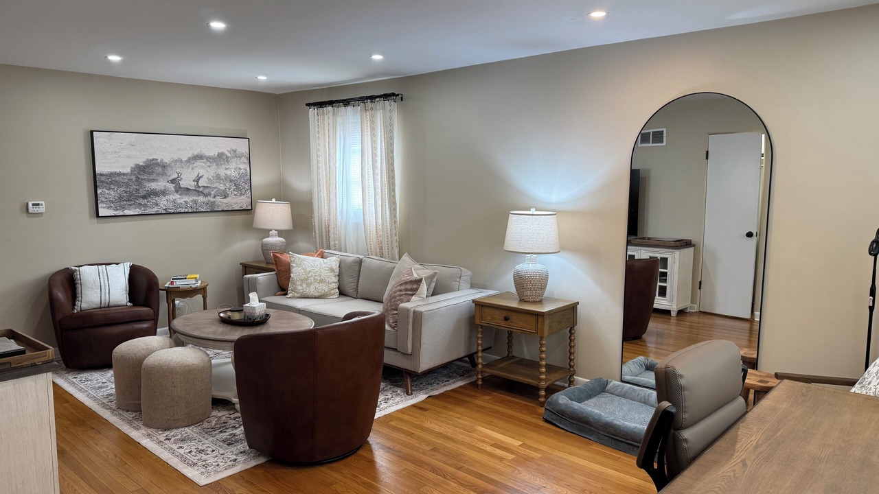 Photo of Livingroom in Skokie