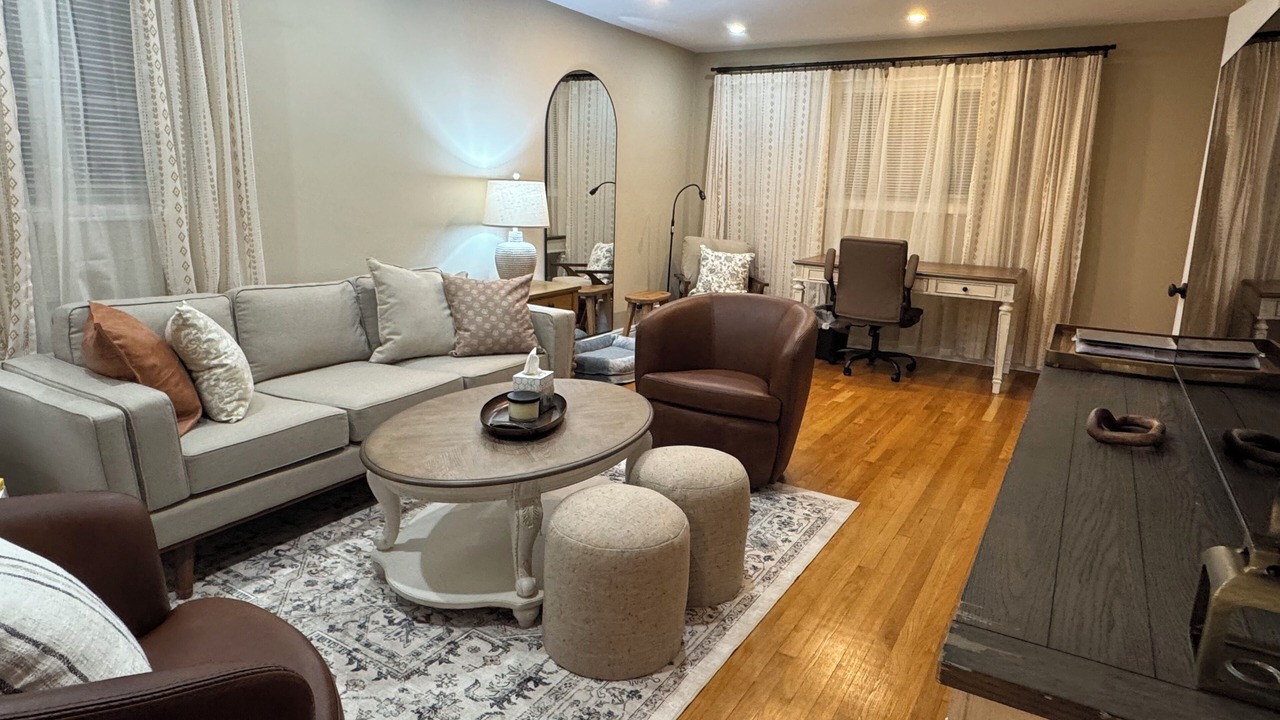 Photo of Livingroom in Skokie