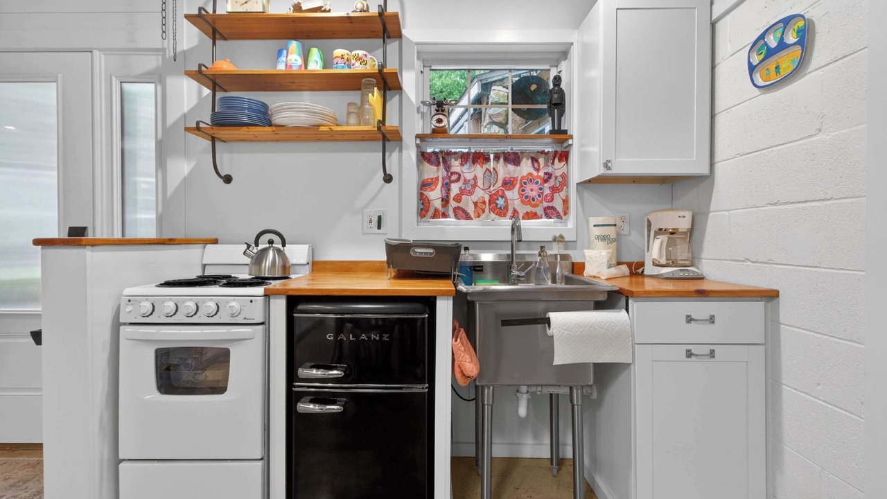 Photo of Kitchen in Caine Woods