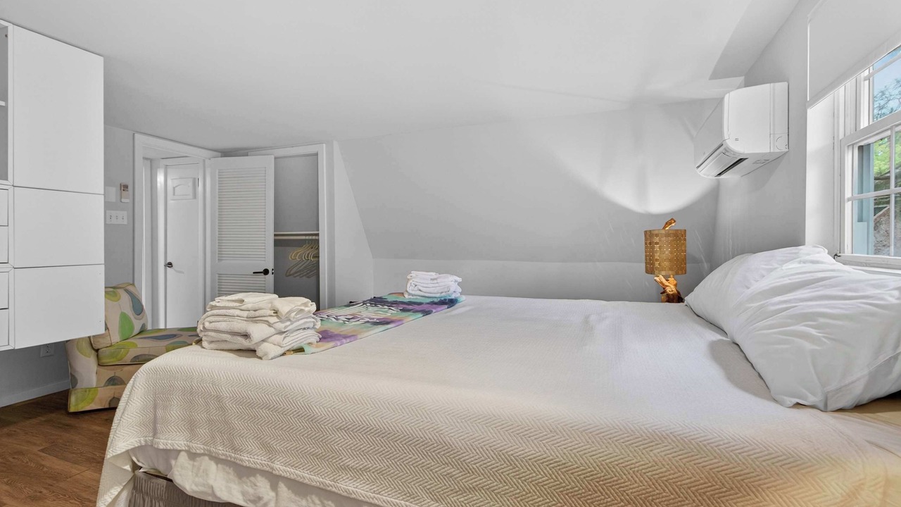 Photo of Bedroom in Caine Woods